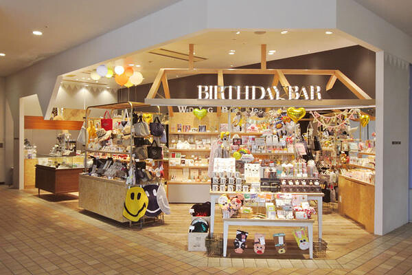 BIRTHDAY BAR ラクーア東京ドームシティ店 ギフト雑貨の内装・外観画像