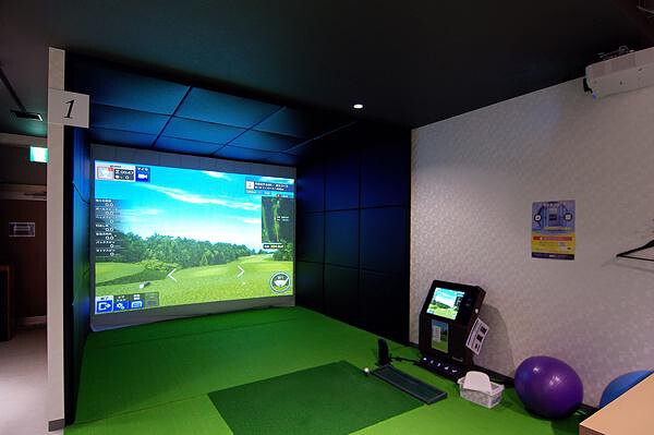Lapule golf base ichigaya インドアゴルフ練習場の内装・外観画像