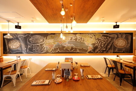 THE　ＢＡＣＫＹＡＲＤ　ＣＡＦＥ カフェの内装・外観画像