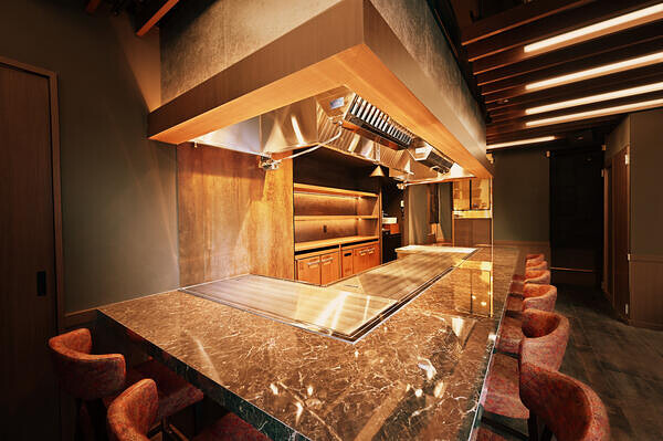  神戸牛鉄板焼き 赤坂 諮玄 鉄板焼きの内装・外観画像