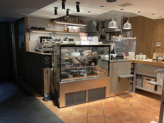 イー・エー・グラン 西武池袋店 カフェ・パン屋・ケーキ屋の内装・外観画像