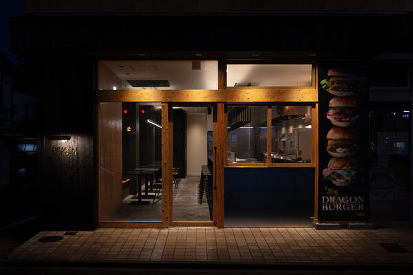DRAGON BURGER カフェ・パン屋・ケーキ屋の内装・外観画像