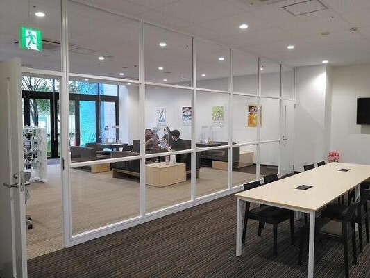 ソフトバンク/Y!mobileショップ 生活用品の内装・外観画像