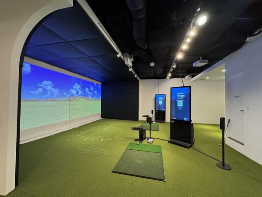 Y’s GOLF LAB インドアゴルフ練習場の内装・外観画像