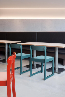 re:Dine Hiroshima フードホールの内装・外観画像