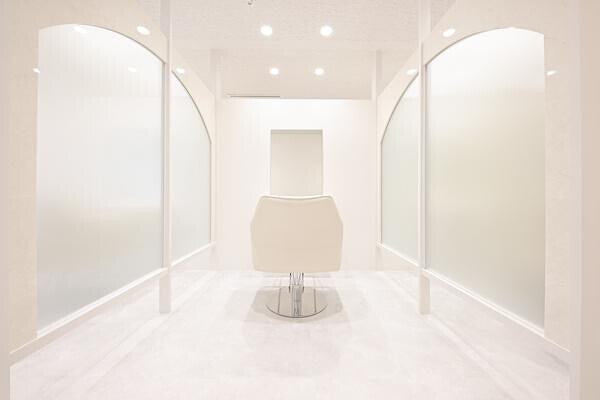 aforodite Shinsaibashi 美容室の内装・外観画像