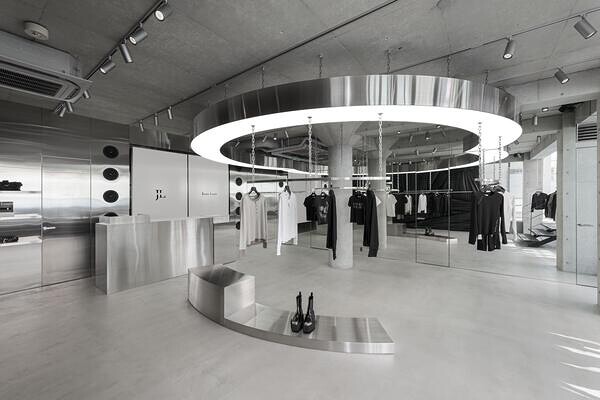Jent Louis Flagship Store アパレルの内装・外観画像