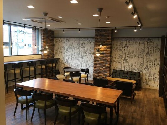 千代田町CAFE ブックカフェの内装・外観画像