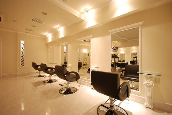 サロンドウィズ本八幡