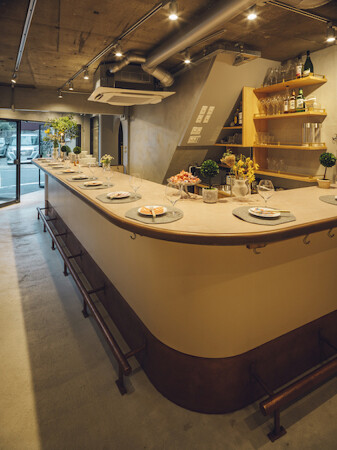BON BON WINE STAND