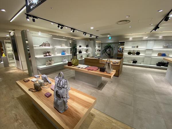 IACUCCI　阪神梅田本店