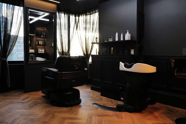 LUX THE BARBER