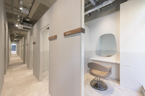 SALOWINSALOWIN表参道FLAT店