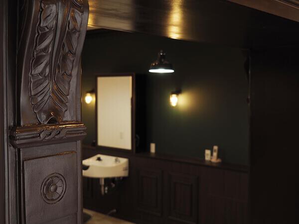DOWNTOWN BARBER