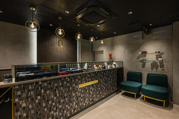 LOUNGE TOKYO