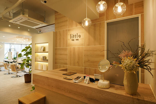 little nene池袋西口