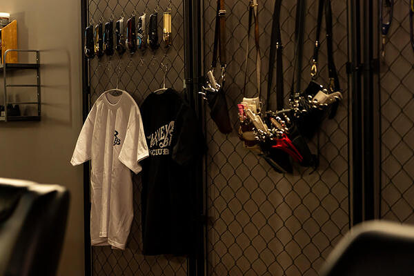 BARNEYS BARBER CLUB