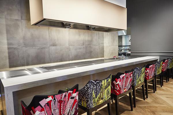 Meat bar OddMix　新田辺店