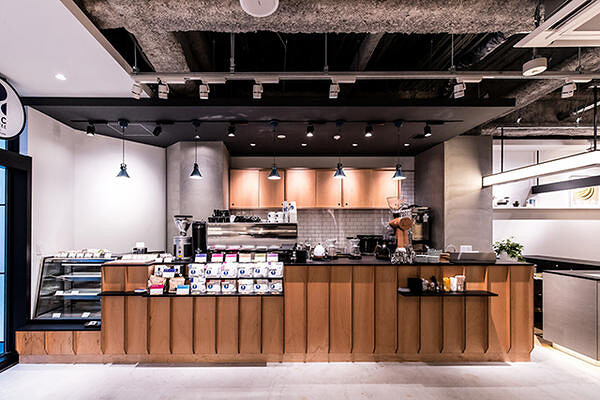 Ploom Shop 天神店 / REC COFFEE meets RETHINK CAF