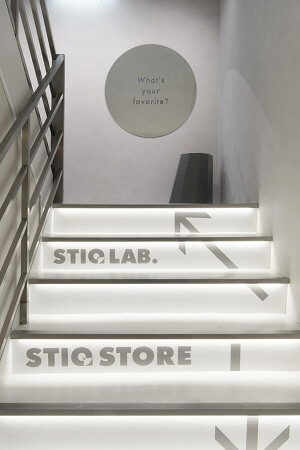 STIQ STORE SHINSAIBASHI