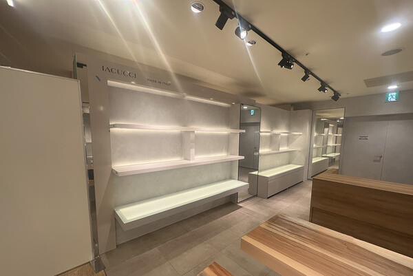 IACUCCI　阪神梅田本店
