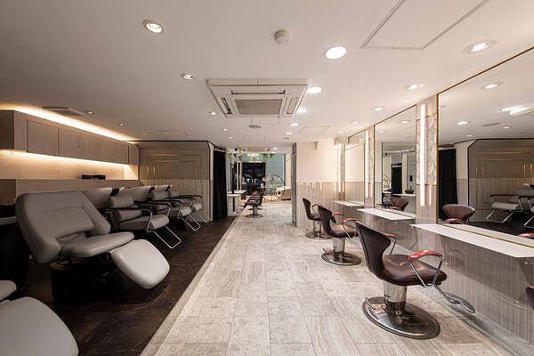 HAIR & MAKE EARTH　銀座店