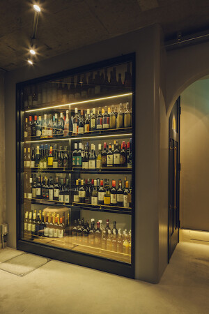 BON BON WINE STAND