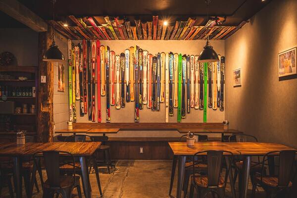 Goldy’s HAKUBA Cafe & Pub