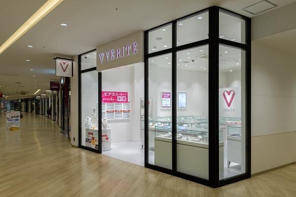 VERITE三井アウトレットパーク横浜ベイサイド店