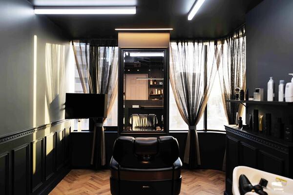 LUX THE BARBER