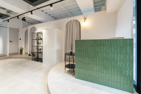 Lau total beauty salon