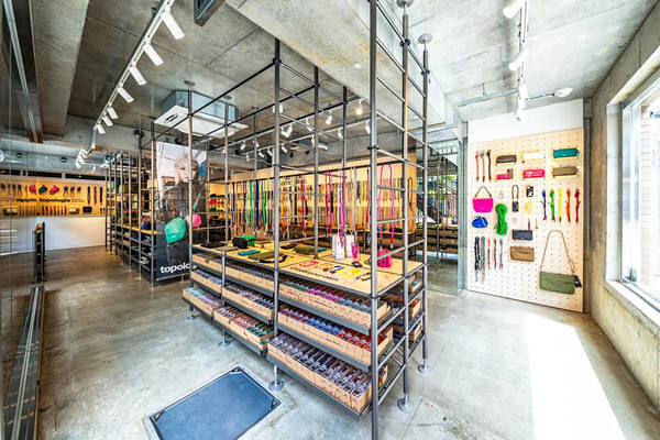 Topologie Kyoto Sanjo Store