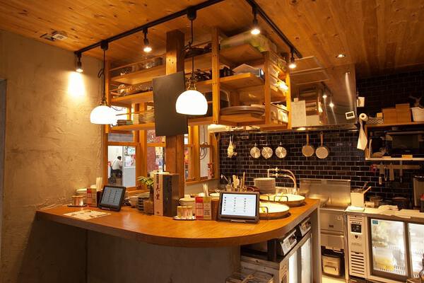 スタンドまるに
