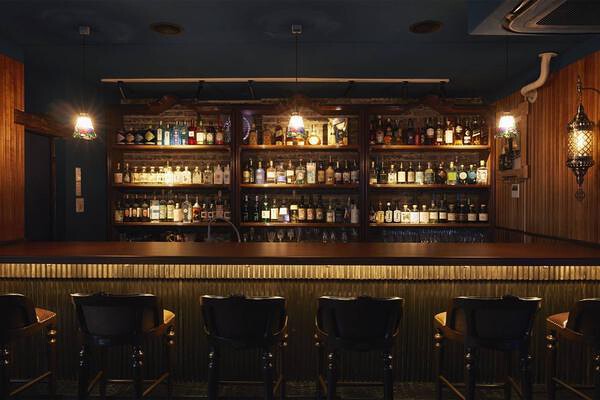 BAR  Deguise