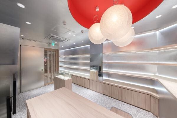 BRING:RED 新宿東口店