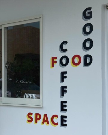 COFFEE N' DINING SPACE "CLOCHETTE"