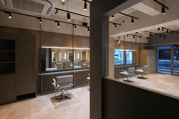 men’s salon Gaudi 広島駅前店