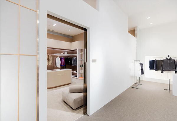 LOUCA Showroom(ESTNATION六本木ヒルズ店)