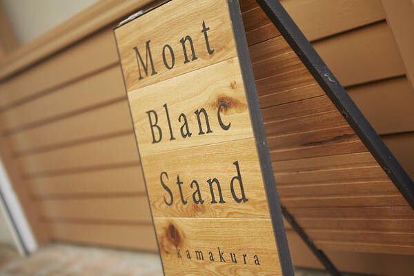 MontBlanc Stand