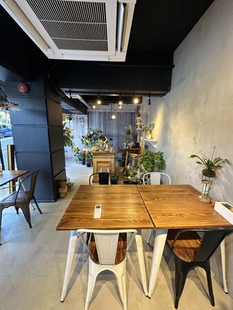 Petite notes for Flower shop &cafe
