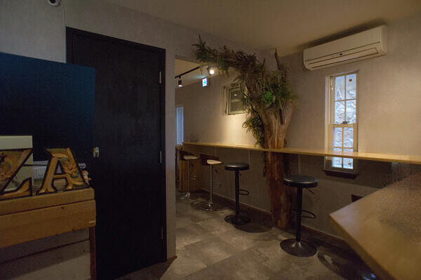 IZA江の島ゲストハウス（カフェラウンジ）