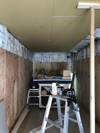 バイクガレージ