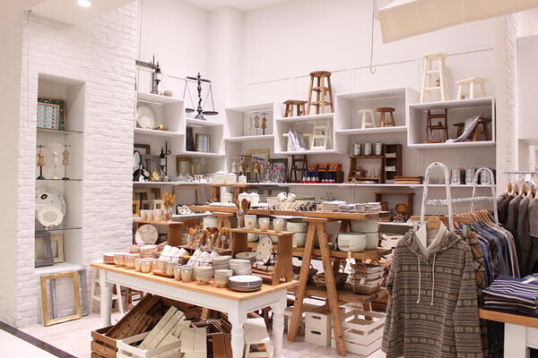 Leshy forest　ラスパ西大和店