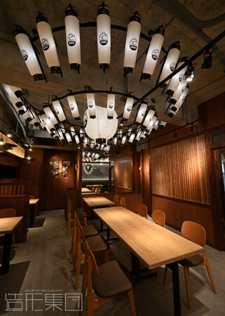 和牛すき焼きと牛骨ラーメン-康- (沖縄)