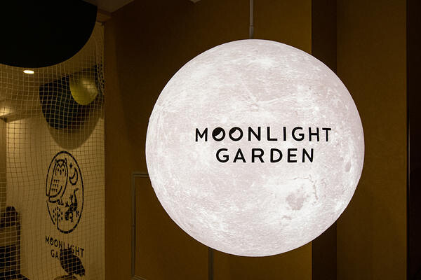 MOON LIGHT GARDEN