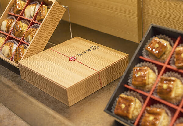 鰻次郎 神楽坂 LaQua店