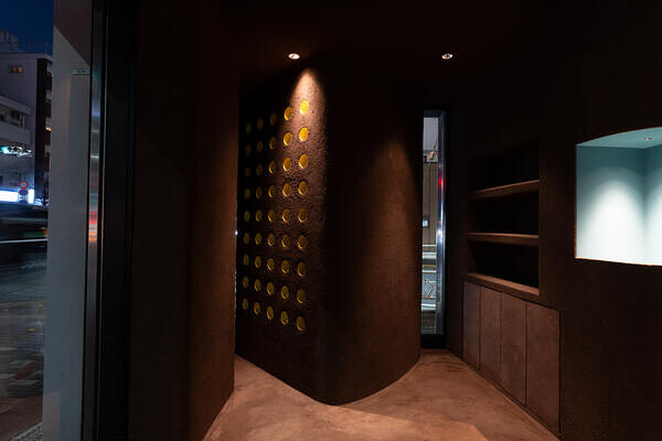 nia -AFRIKA ROSE & CAFE BAR-