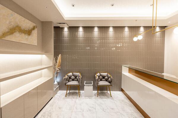 WO CLINIC produce by aile