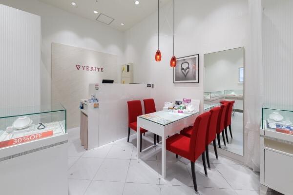 VERITE三井アウトレットパーク横浜ベイサイド店