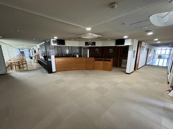 吉田記念テニス研修センター（TTC）　２階＆階段